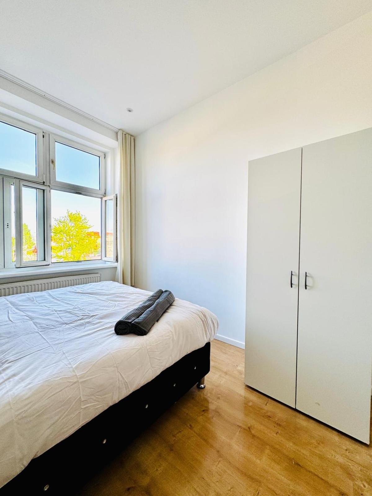 Spacious 3br Shared Near Kaufpark Alterlaa Apartmán