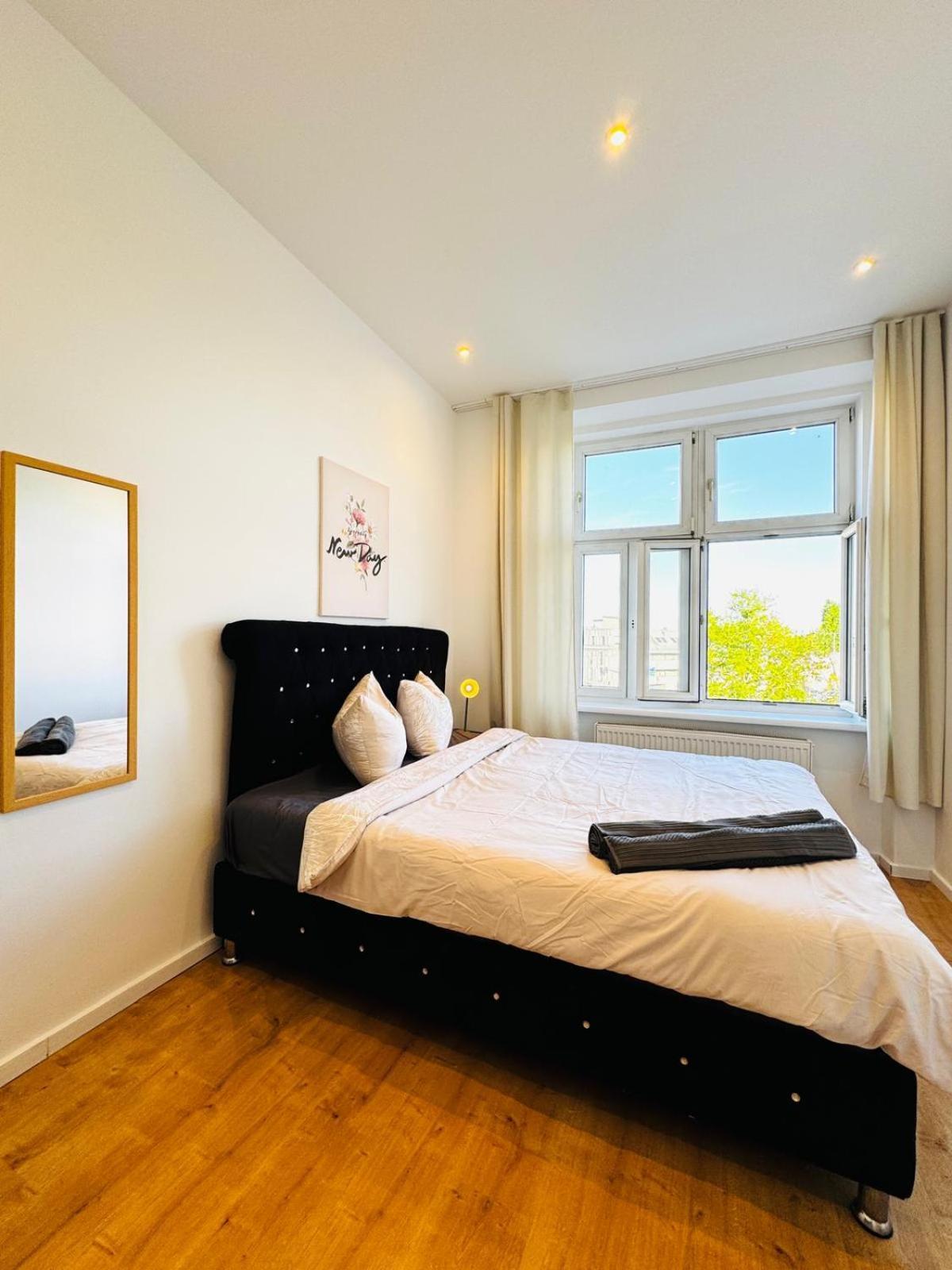 Spacious 3br Shared Near Kaufpark Alterlaa Vídeň