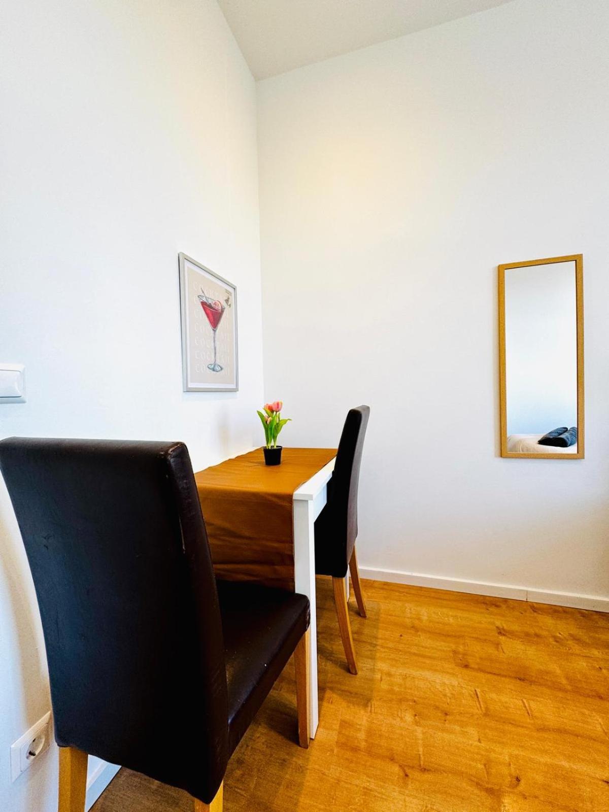 Spacious 3br Shared Near Kaufpark Alterlaa Apartmán